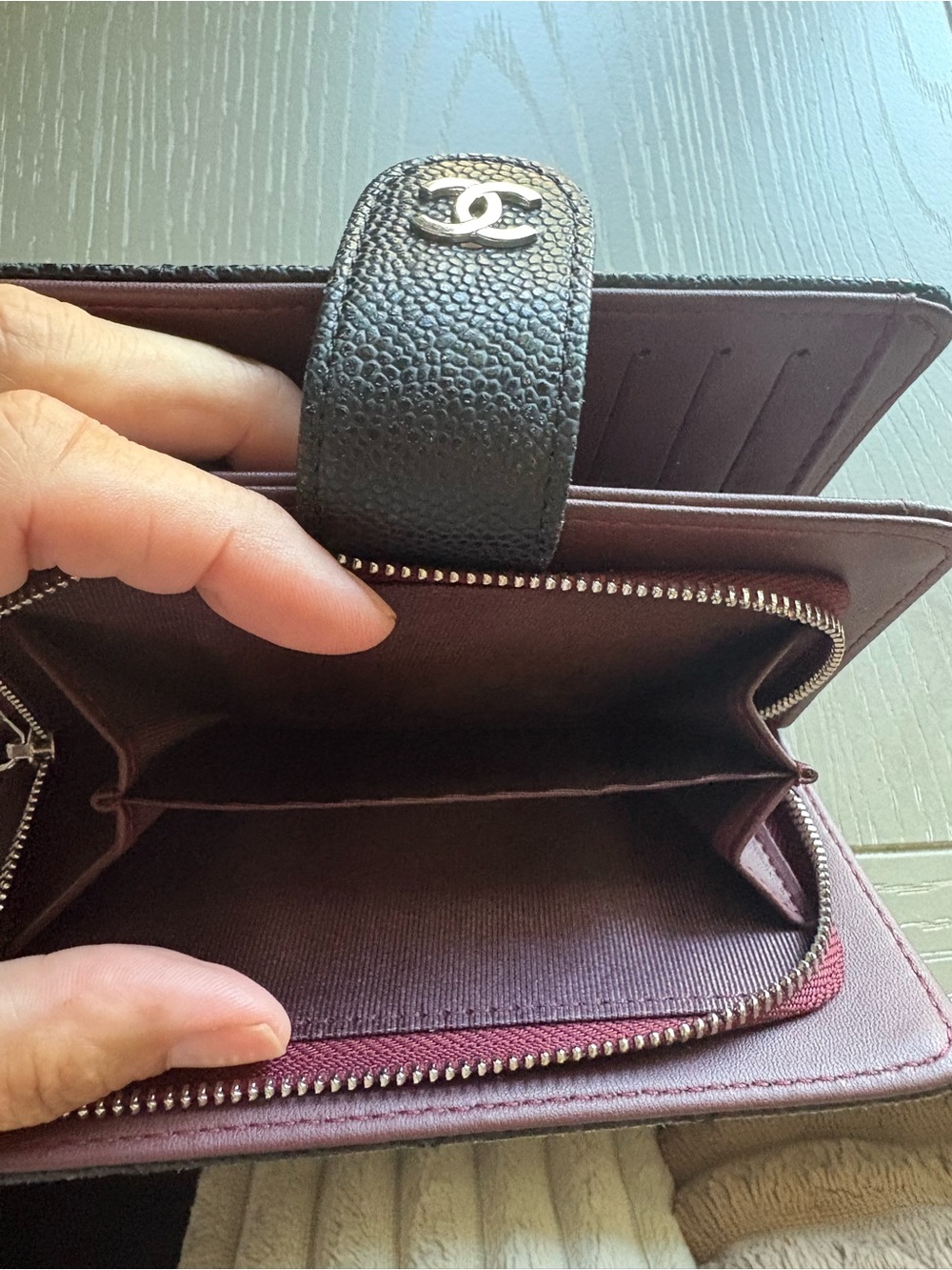 FASHION Black Caviar with Silver Hardware Wallet - Picture 11 of 15